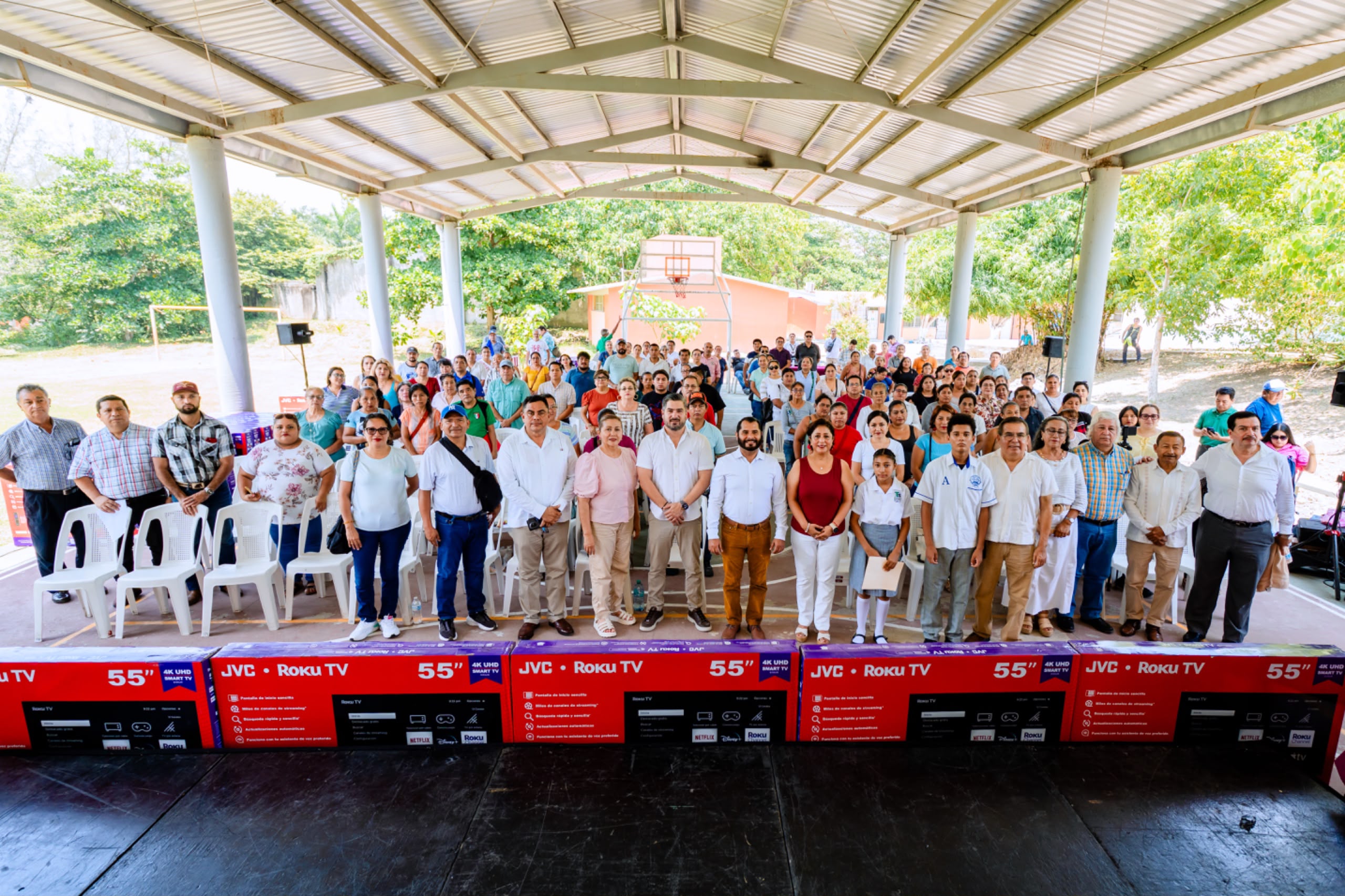 Se entregan 115 pantallas a 30 telesecundarias de Tuxpan – Foto 6