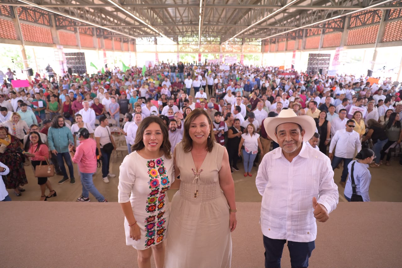Diputada Naomi Santos rinde cuentas al distrito de Minatitlán