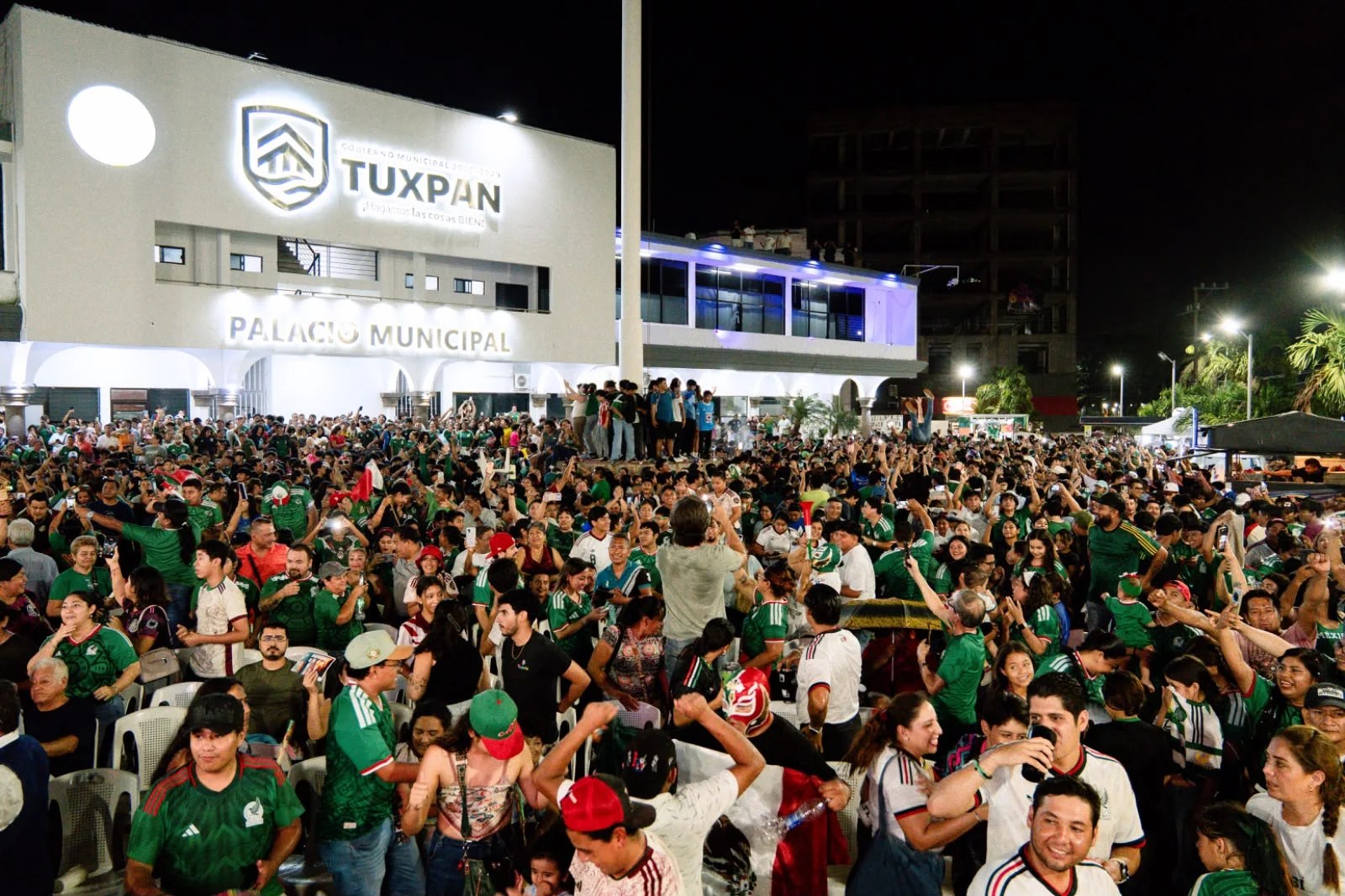 Daniel Cortina reúne a miles de tuxpeños para apoyar a la Selección Mexicana – Foto 3