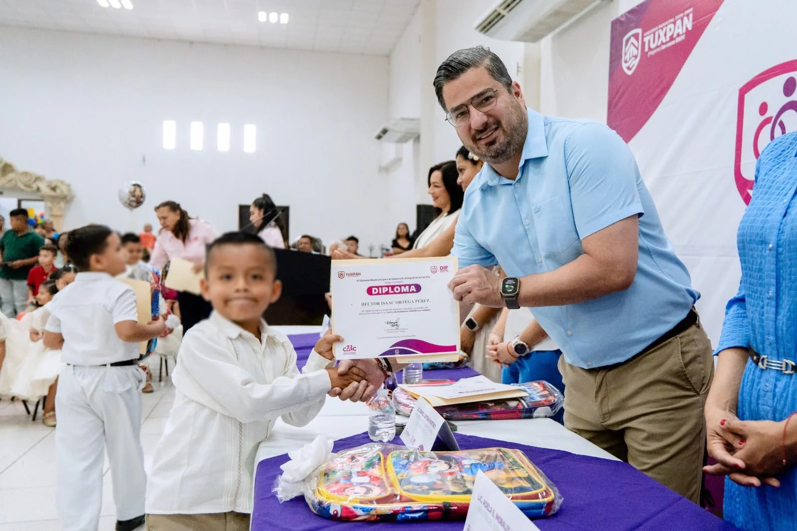 Se celebra la graduación de la generación 2023-2026 de los CAIC en Tuxpan – Foto 3