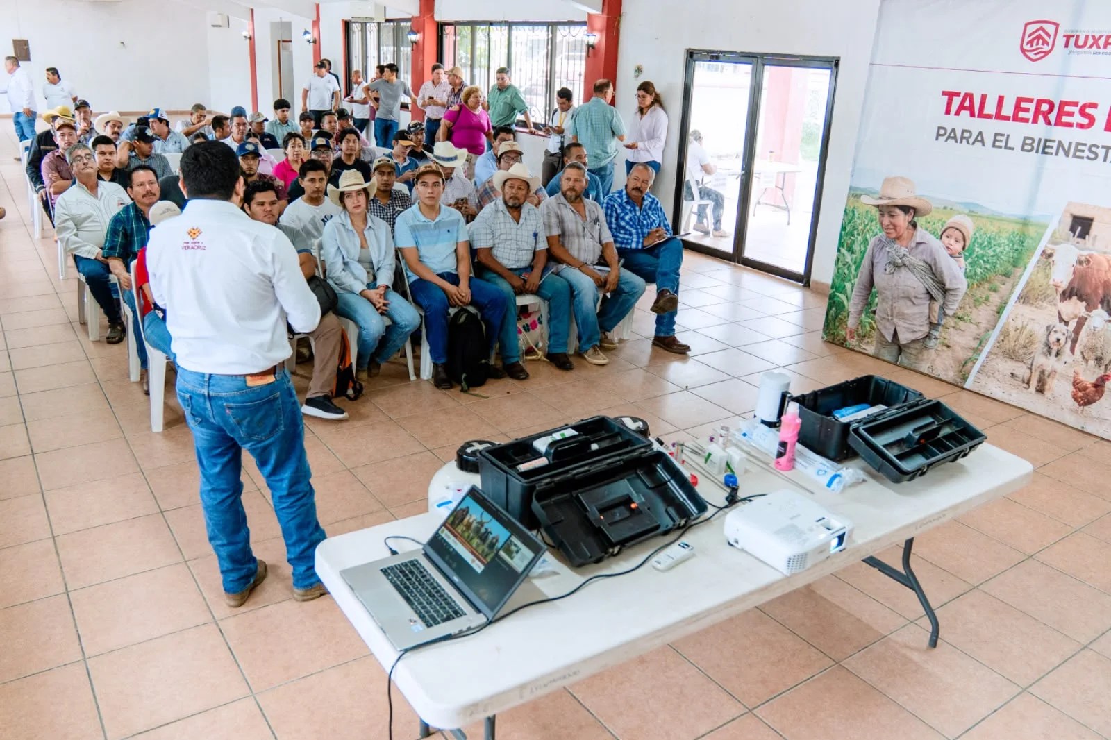 Capacitación fortalece al sector ganadero de Tuxpan – Foto 2