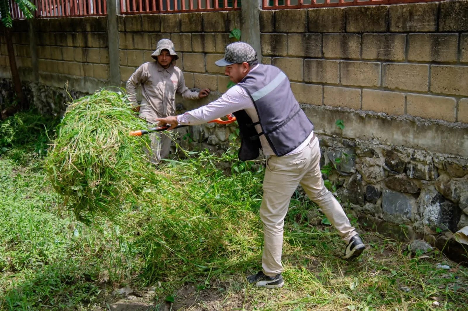 SE ATIENDE LIMPIEZA DE DRENES PLUVIALES – Foto 2