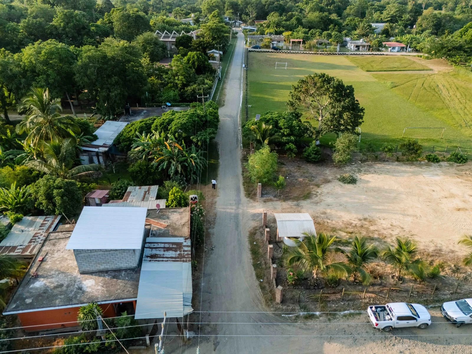 Llega obra al Km 18: 2 Km de guarniciones y banquetas en Praxedis Guerrero – Foto 6