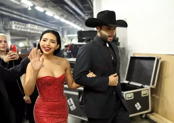 Ángela Aguilar felicita a Leonardo con tierna foto de su inf