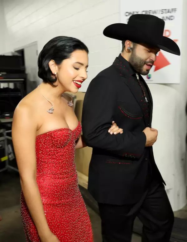 Ángela Aguilar felicita a Leonardo con tierna foto de su inf