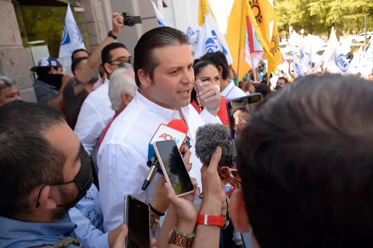PRI y PAN se acercan