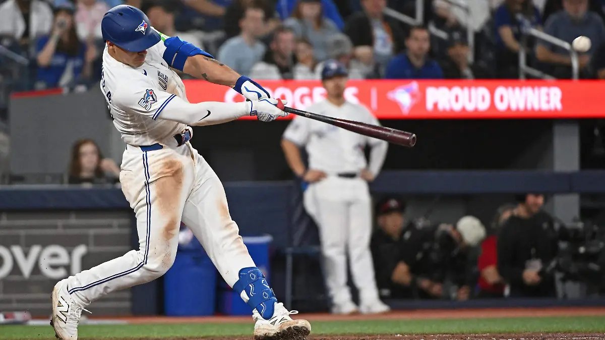 Kirk Lleva a Blue Jays