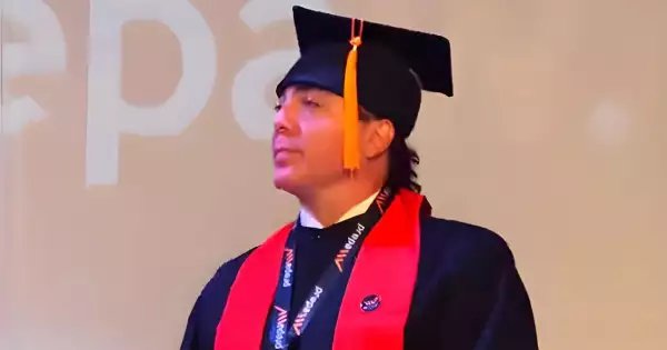 Cristian Castro Estudia
