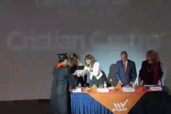 Cristian Castro Gradúa
