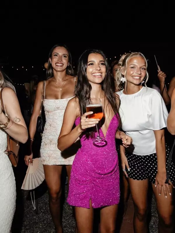 Inés García y Lamine Yamal derrochan amor en fiesta por sus