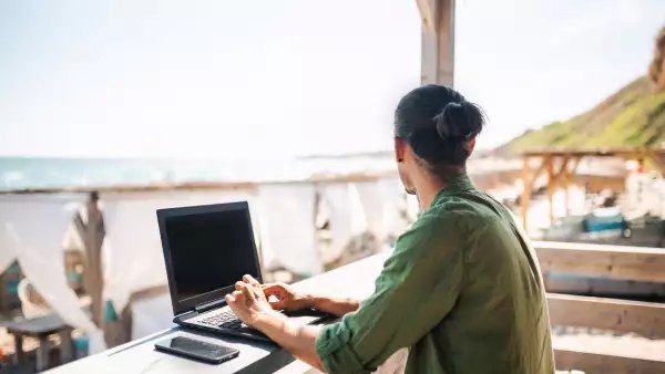 Dinero atrae, pero el equilibrio personal retiene al talento