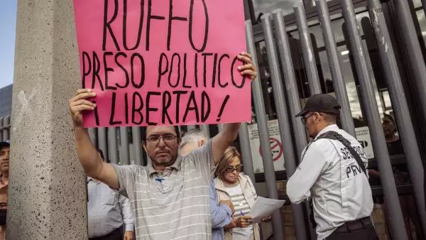 Detención en red de huachicol