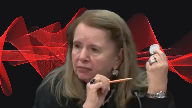 Mientras tanto, el expediente crece en los pasillos de la co
