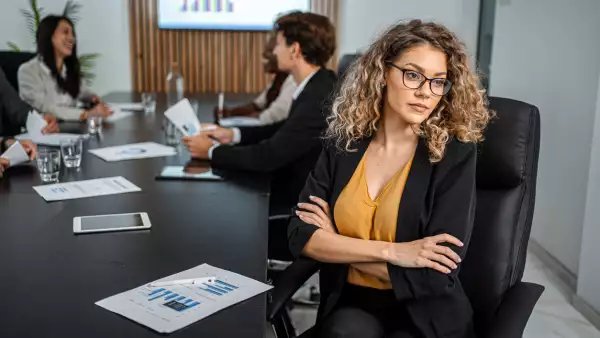 Trabajo sin fin: 16% más reuniones tras las 8 de la noche
