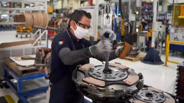 México cuestiona aranceles EU