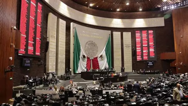 Morena prepara plenarias y nuevo relevo en el Senado para la