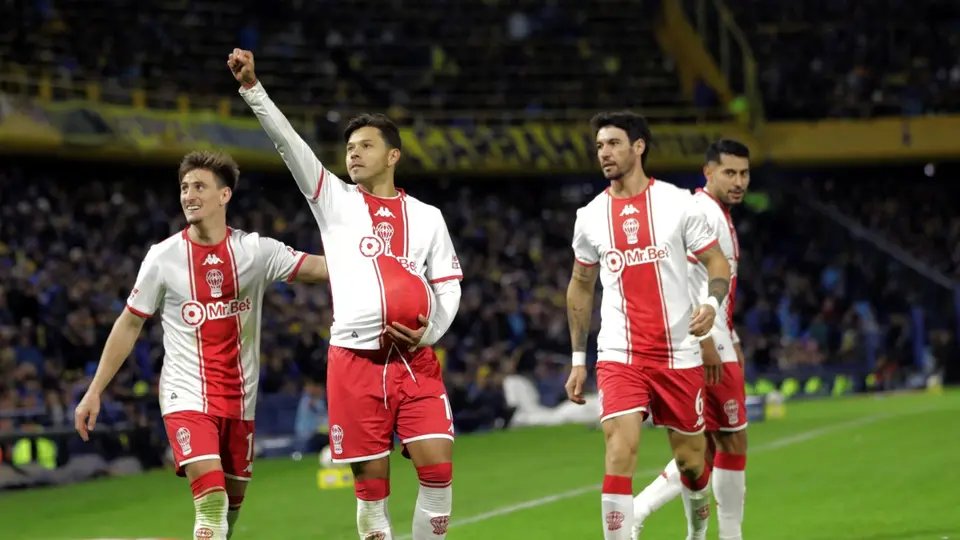 Polémica en Argentina: Jordy Caicedo enciende el caos con su