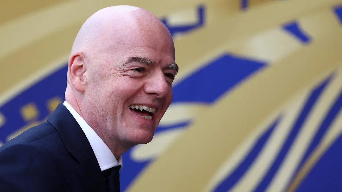 Trump Defiende a Infantino