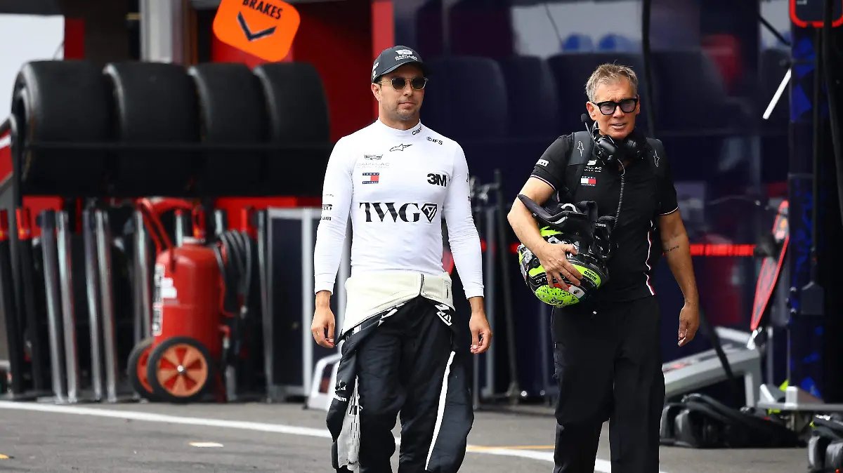 Checo Pérez en aprietos