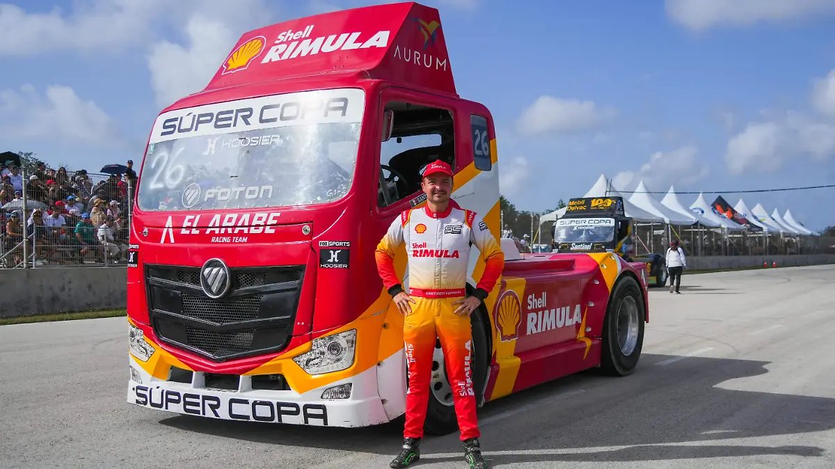 Checo Pérez en aprietos