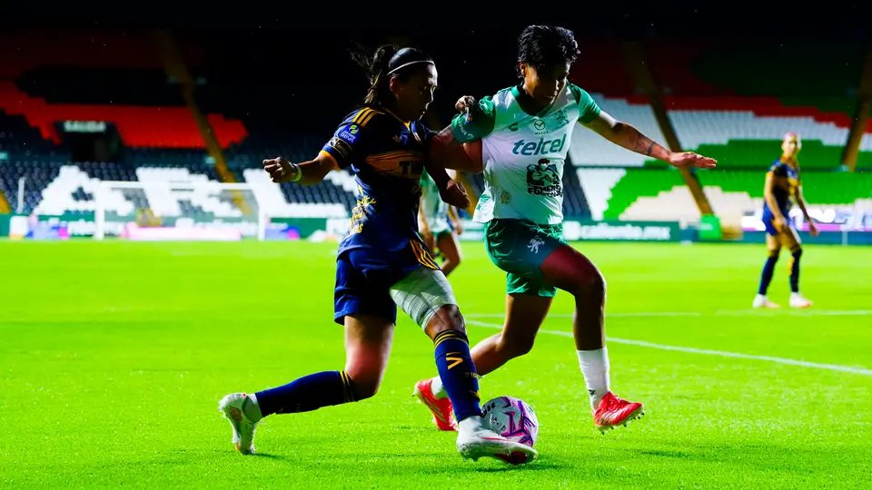Tigres Femenil remonta y vence a León en el Nou Camp