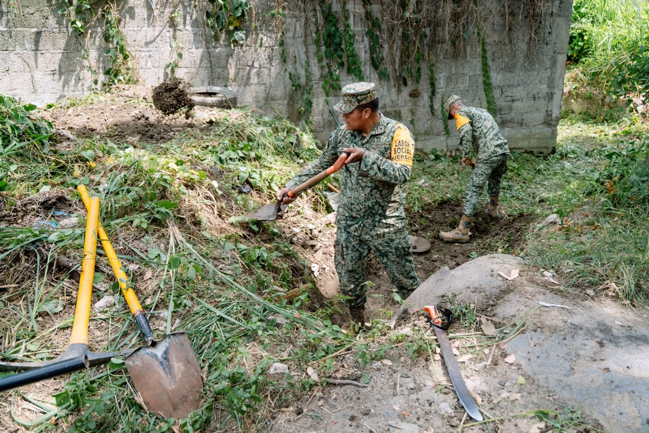 Continúa Programa de Limpieza Manual de Drenes en Tuxpan; suman 5,200 metros lineales - Foto 5