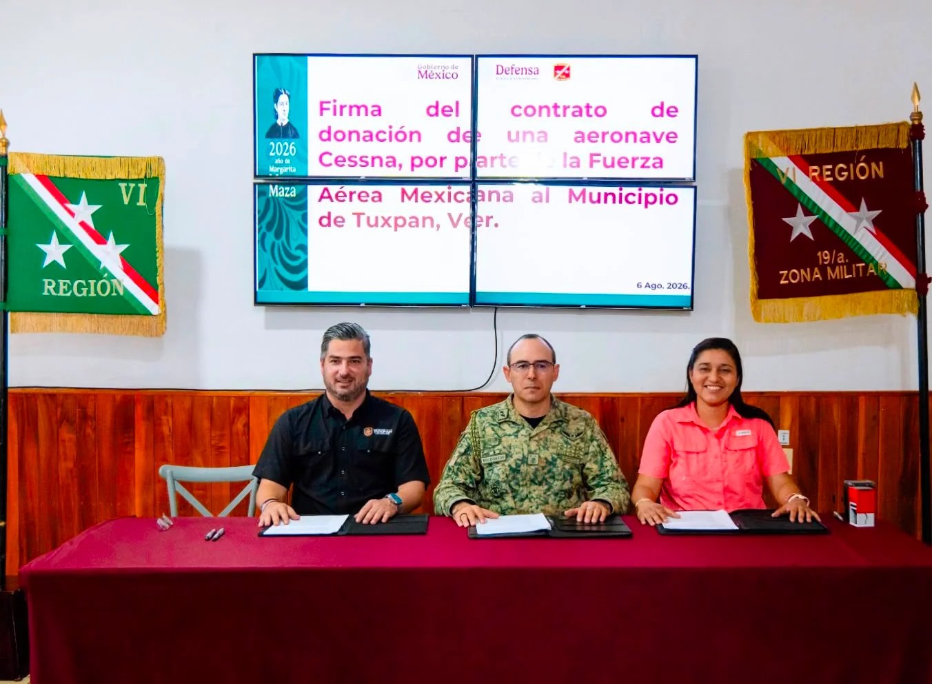 FUERZA AÉREA MEXICANA DONA A TUXPAN AERONAVE PARA HONRAR A FAUSTO VEGA SANTANDER