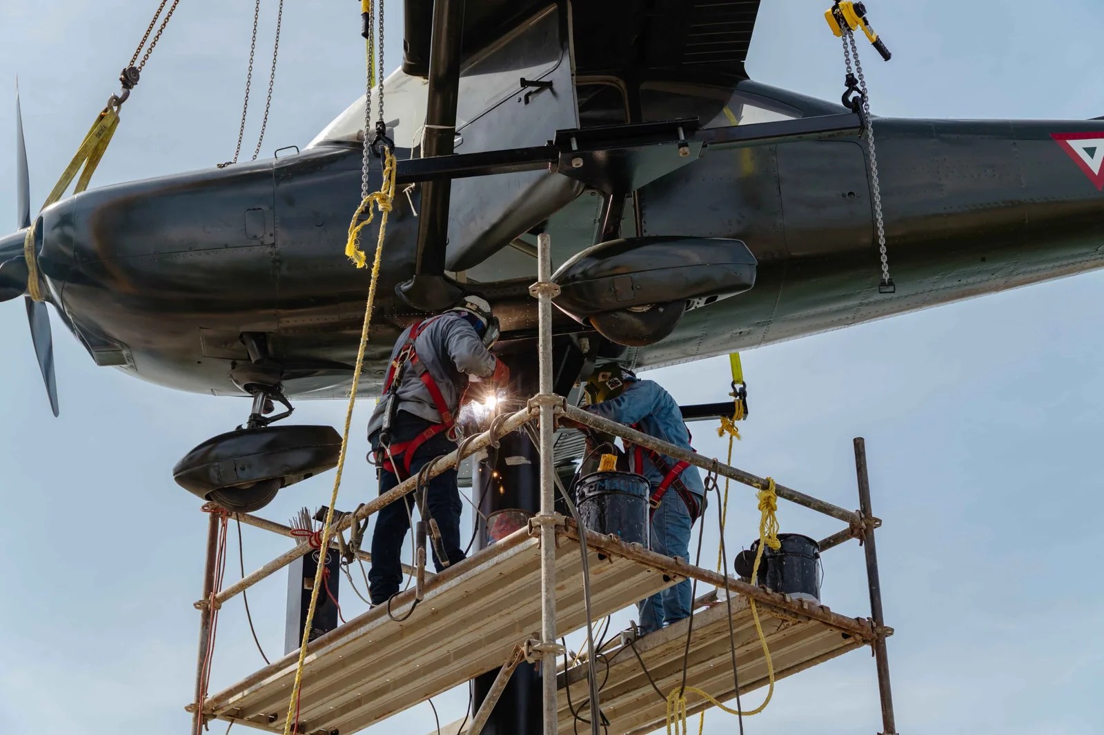FUERZA AÉREA MEXICANA DONA A TUXPAN AERONAVE PARA HONRAR A FAUSTO VEGA SANTANDER