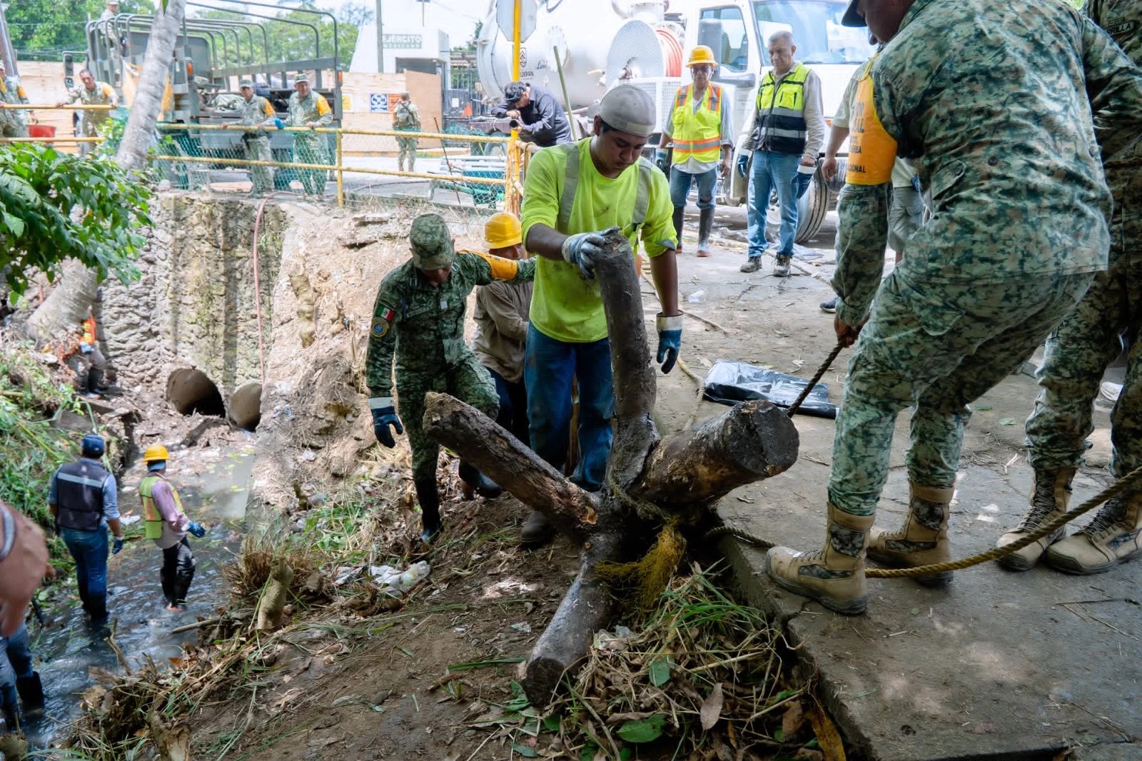 Ayuntamiento de Tuxpan mantiene acciones permanentes para prevenir inundaciones