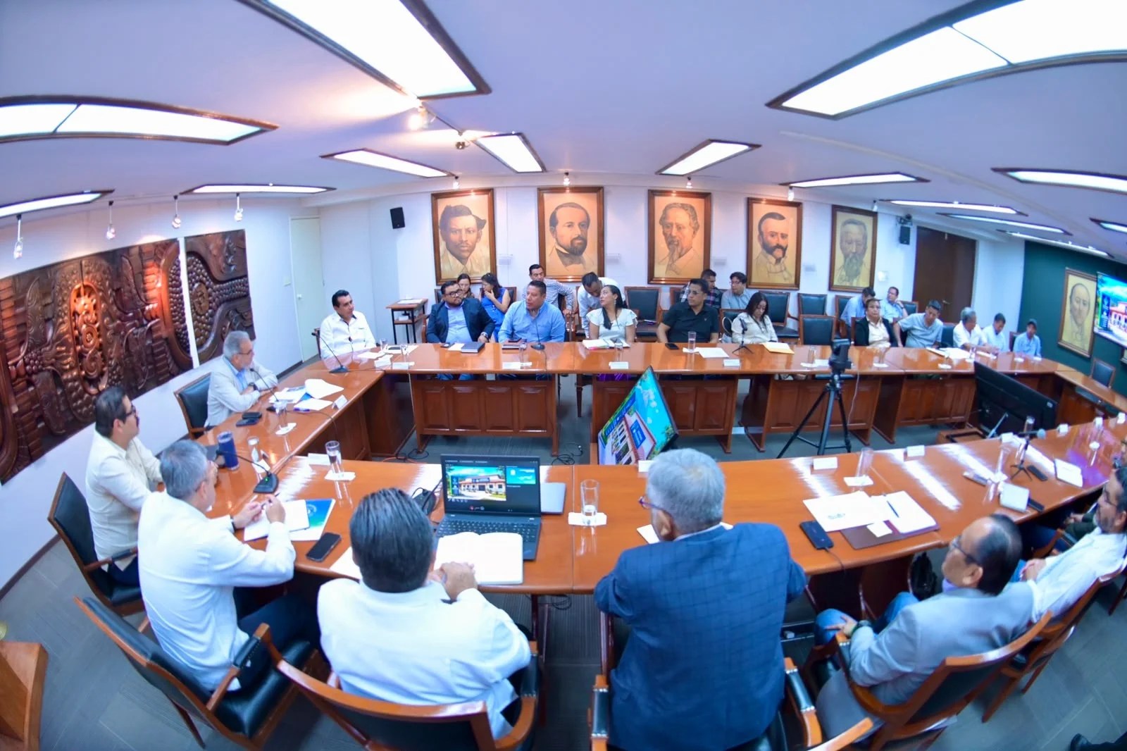 Analizan proyecto de extensión de la UV en las Altas Montañas
