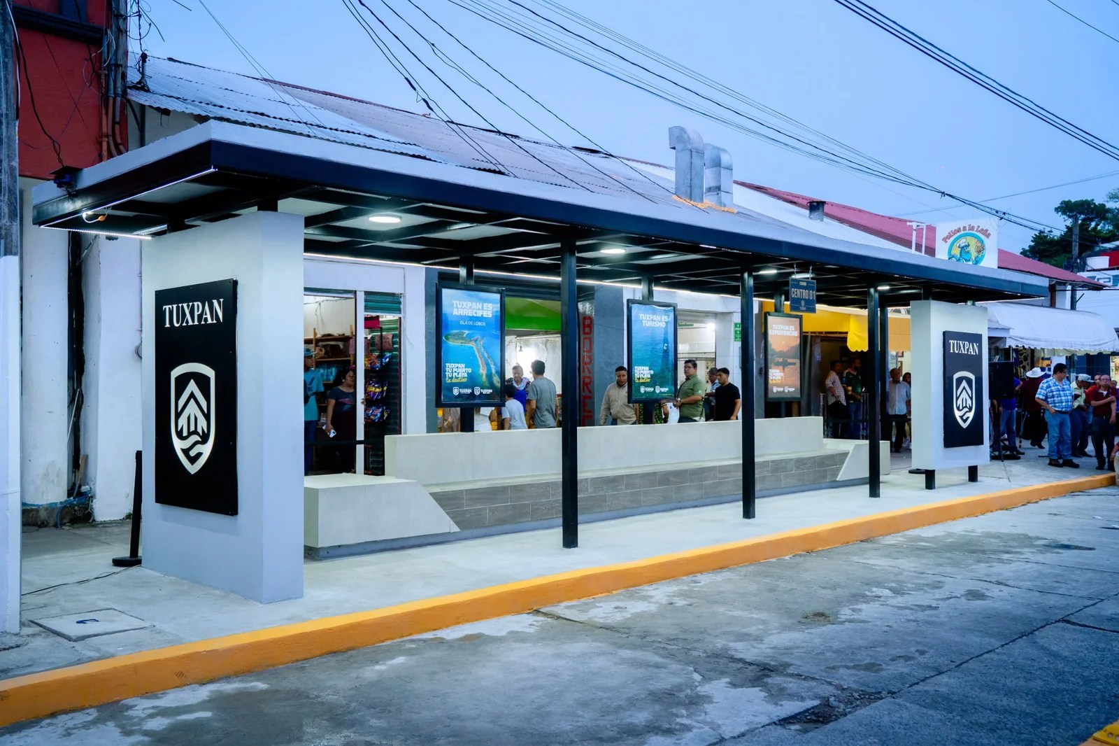 Ayuntamiento de Tuxpan inaugura nuevas paradas de autobuses Centro 01 y Centro 02