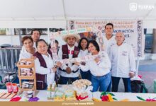 Puestos del Tianguis Campesino en Tuxpan con maíces nativos, frutas y hortalizas
