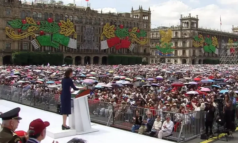 La presidenta Claudia Sheinbaum durante su mensaje en el Zócalo de la Ciudad de México en el cierre de su Segundo Informe
