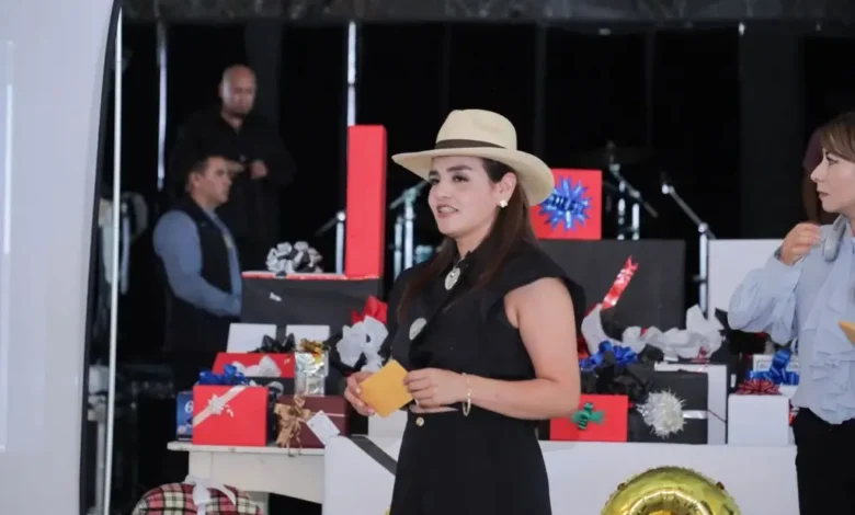 Grecia Quiroz, presidenta municipal de Uruapan, durante un acto público
