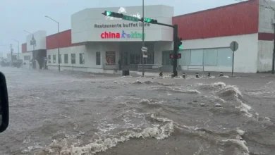 Calles inundadas en Guaymas, Sonora, por el huracán Polo