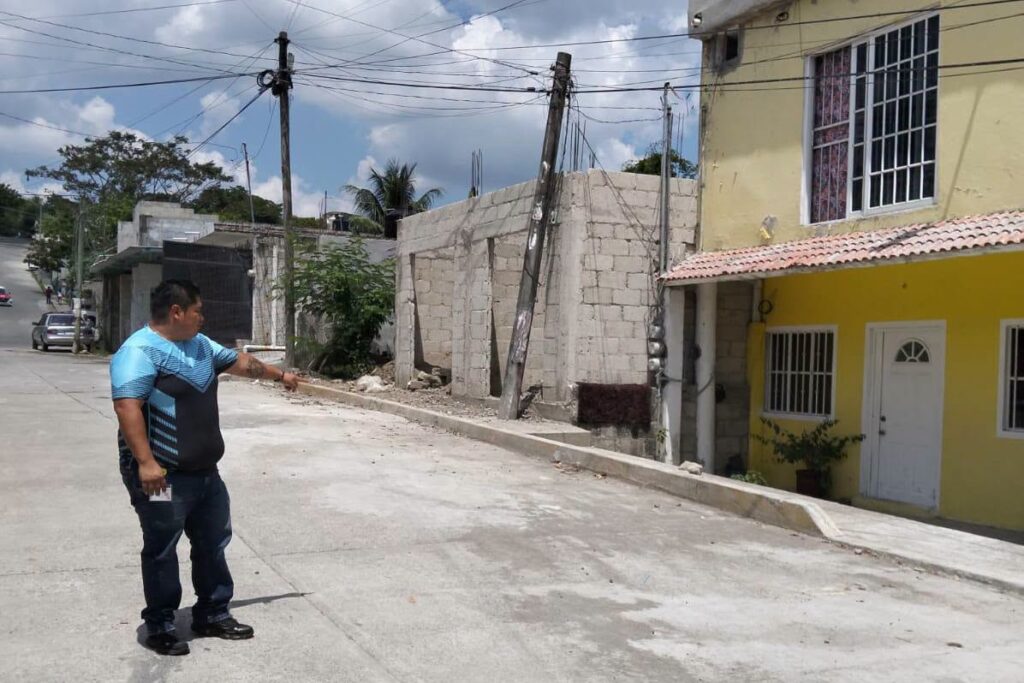 Personal de Desarrollo Urbano y Medio Ambiente de Papantla en recorrido del programa Recuperación de la vía pública