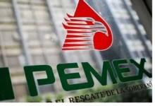 Logotipo de Petróleos Mexicanos; la empresa atiende la coloración oscura detectada en el río Pánuco