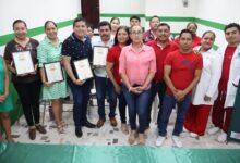 Autoridades de Tamiahua entregan certificados de Escuela Promotora de la Salud