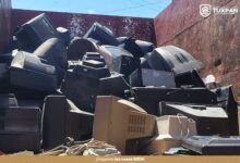 Camión cargado con televisores y aparatos electrónicos recolectados en la campaña Reciclatrón de Tuxpan