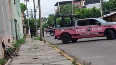 Cateo en la colonia México de Poza Rica deja detenidos; aseguran armas y equipo táctico