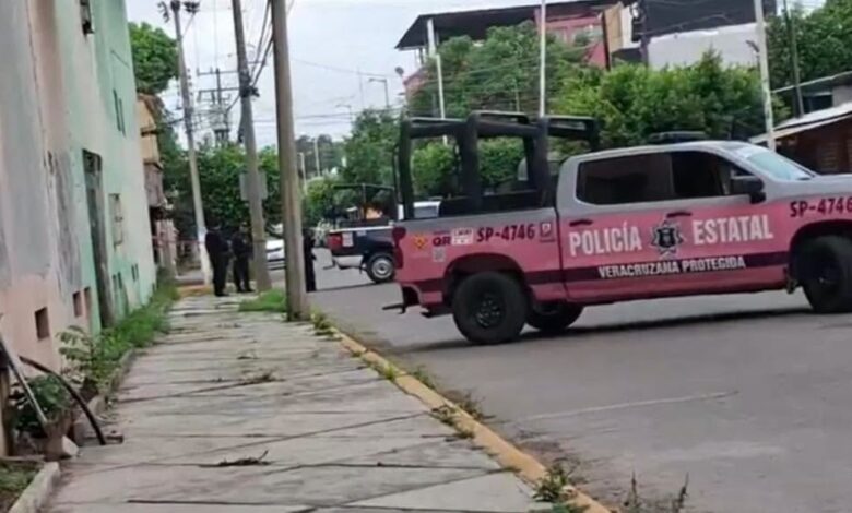 Cateo en la colonia México de Poza Rica deja detenidos; aseguran armas y equipo táctico
