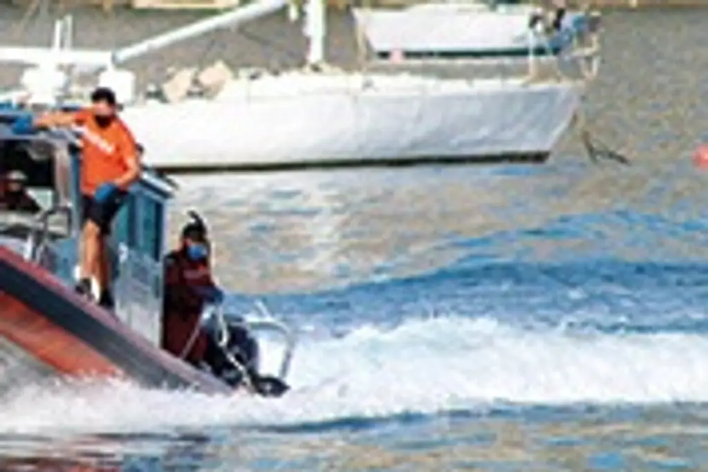 Embarcación de la ENSAR de la Secretaría de Marina