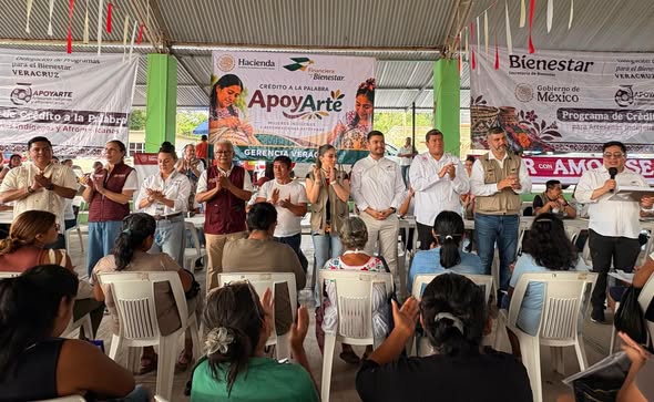 Evento de registro del programa Crédito a la Palabra ApoyArte para artesanas en Papantla