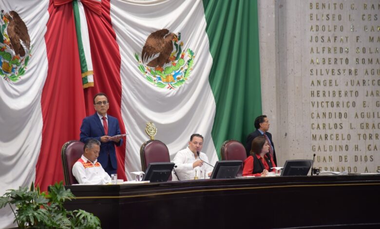 Mesa Directiva del Congreso del Estado de Veracruz durante la Séptima Sesión Ordinaria