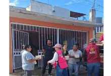 Personal del DIF de Álamo entrega alimentos preparados a vecinos de Villa San Clemente