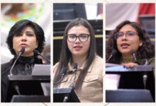 Diputadas en tribuna durante la sesión del Congreso de Veracruz en la que se aprobó la Fiscalía Especializada en Delitos de Violencia de Género contra las Mujeres
