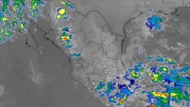 Mapa satelital de México con zonas de lluvia intensa sobre Veracruz y el Golfo