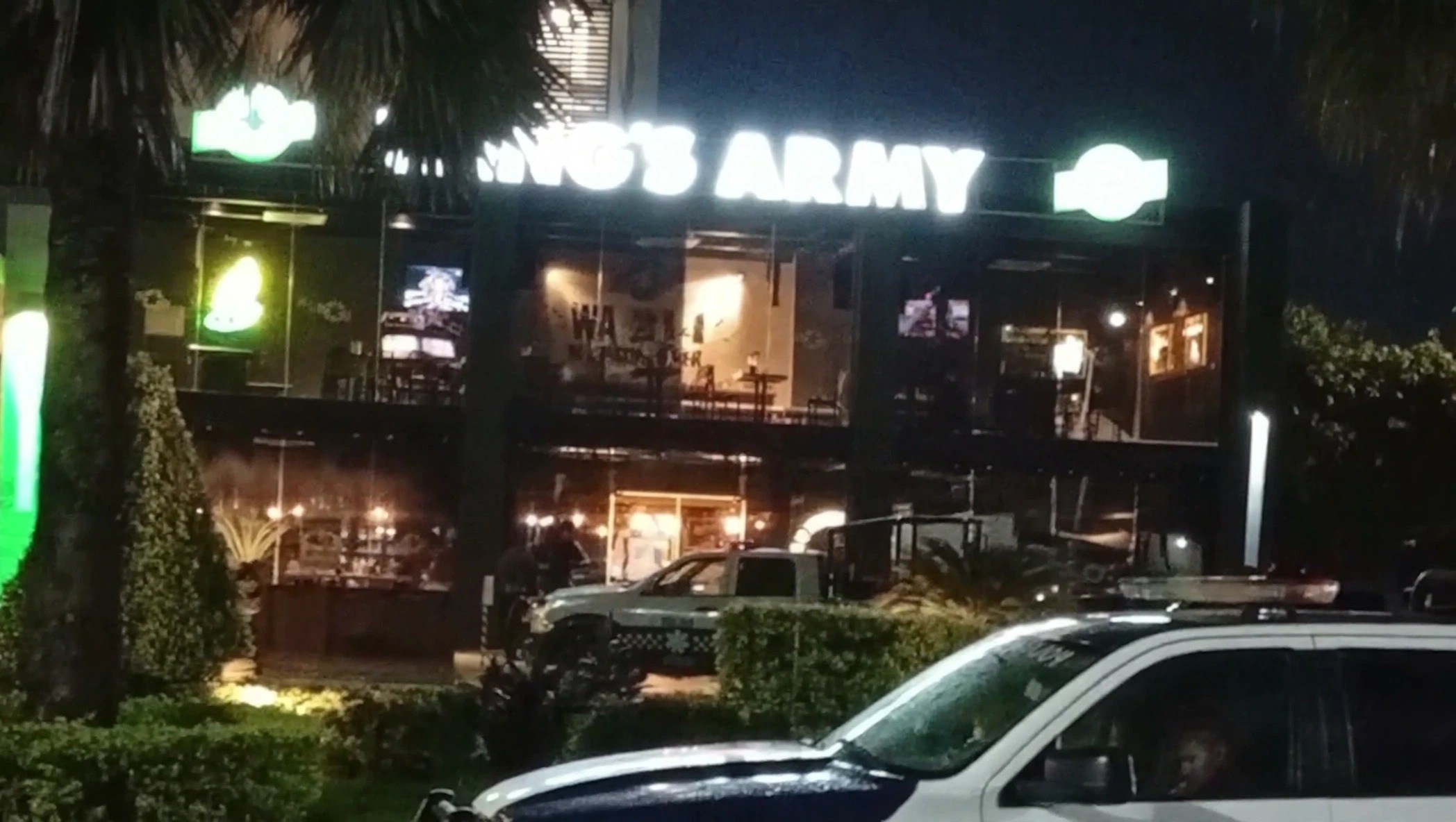 Wings Army Tuxpan de noche, con patrullas en el lugar