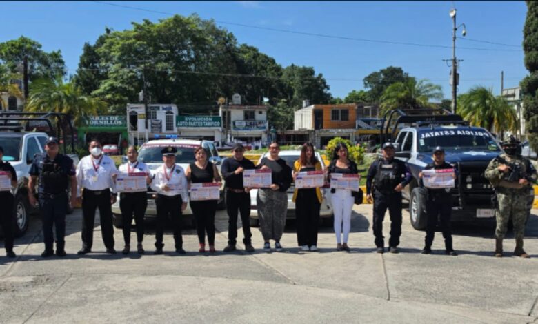 Personal municipal y de seguridad difunde la aplicación Mujer Alerta en Álamo Temapache