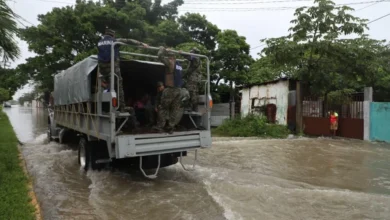 Marina evacuando familias en zona inundada del sur de Veracruz